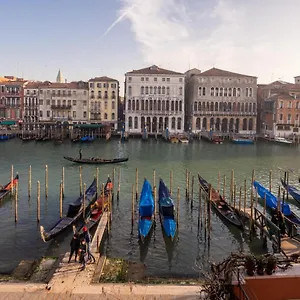 Design With Balcony On The Grand Canal R&r Apartment