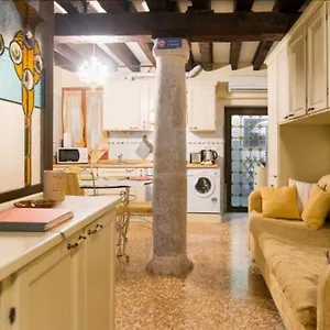 Historical Flat In Cannaregio, Apartment