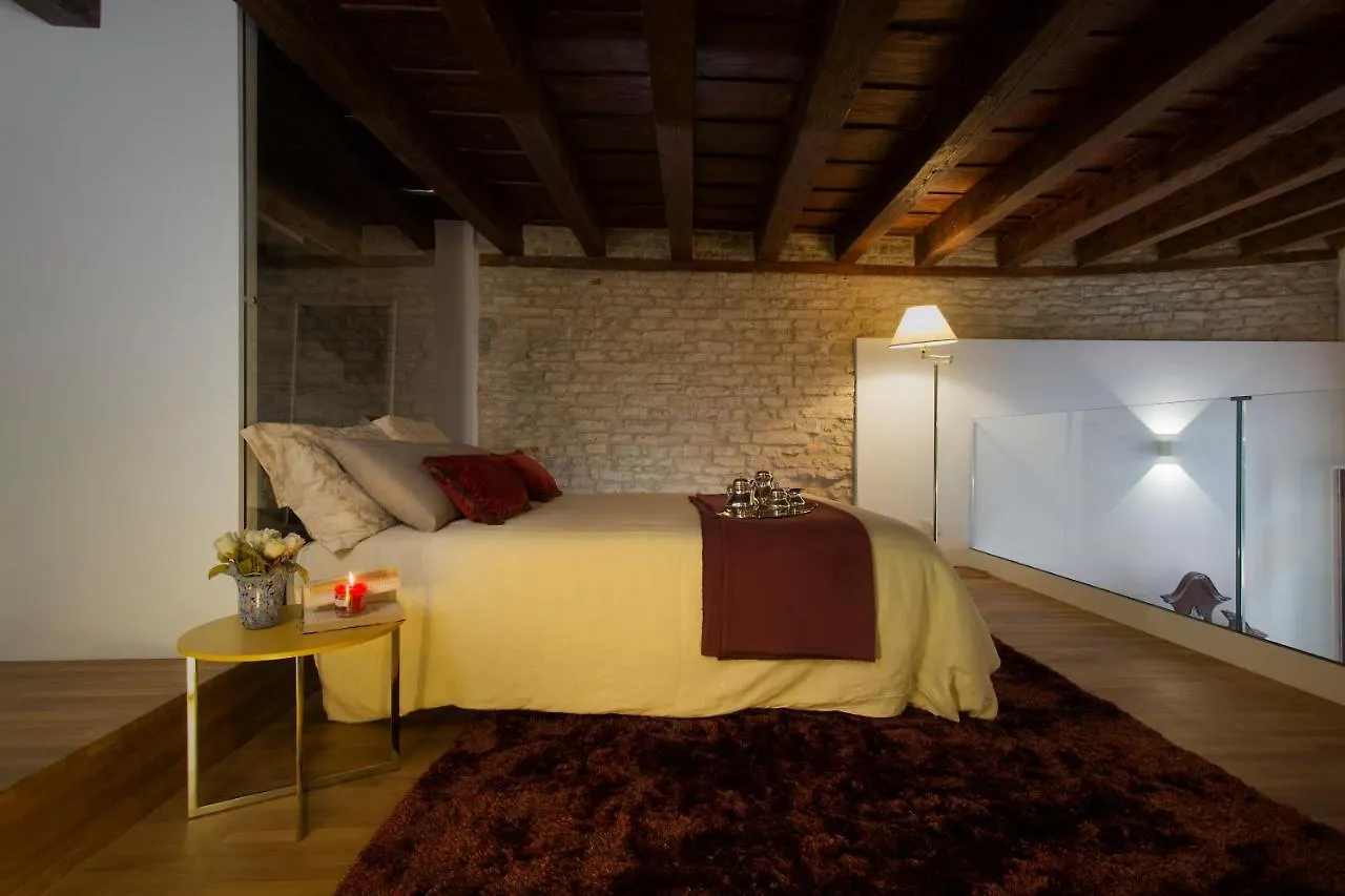 Italiahaus - Ca' Olivo Loft With Canal View In Rialto Venice Apartment Italy