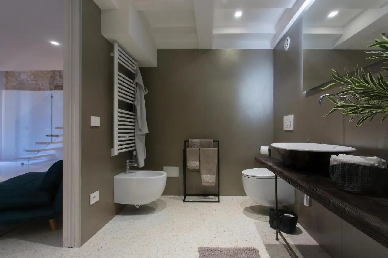 Italiahaus - Ca' Olivo Loft With Canal View In Rialto Venice Apartment