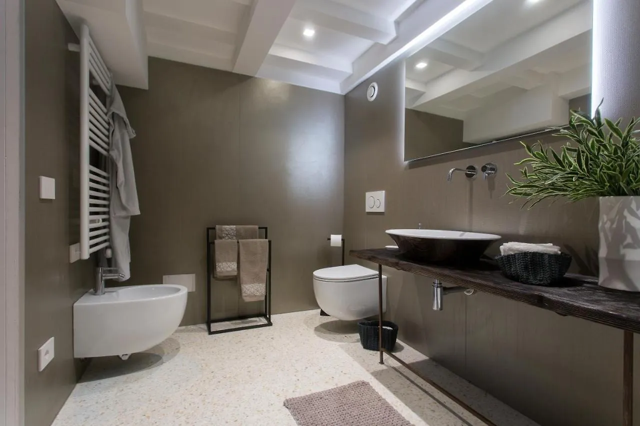 Italiahaus - Ca' Olivo Loft With Canal View In Rialto Venice Apartment