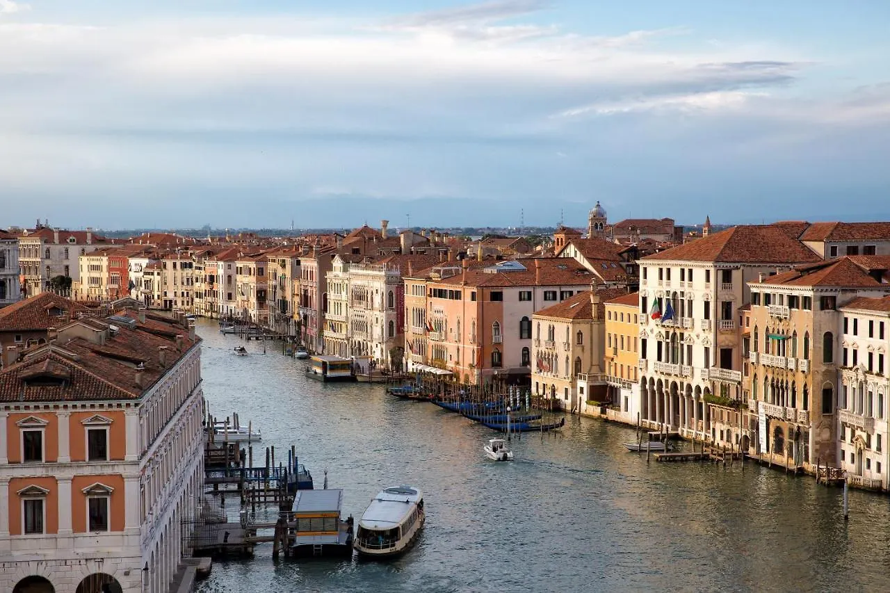 Italiahaus - Ca' Olivo Loft With Canal View In Rialto Venice Apartment Italy