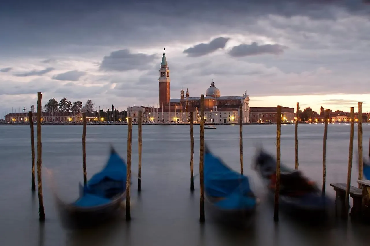 Italiahaus - Ca' Olivo Loft With Canal View In Rialto Venice Apartment Italy