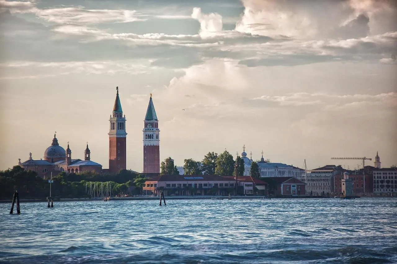 Italiahaus - Ca' Olivo Loft With Canal View In Rialto Venice Apartment