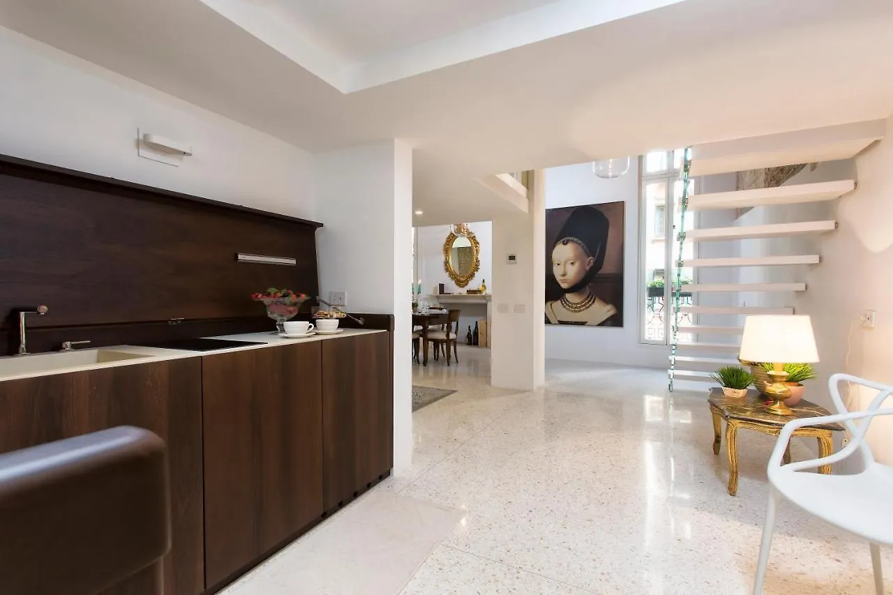 Italiahaus - Ca' Olivo Loft With Canal View In Rialto Venice Apartment