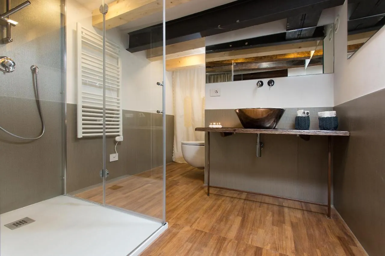 Italiahaus - Ca' Olivo Loft With Canal View In Rialto Venice Apartment Italy